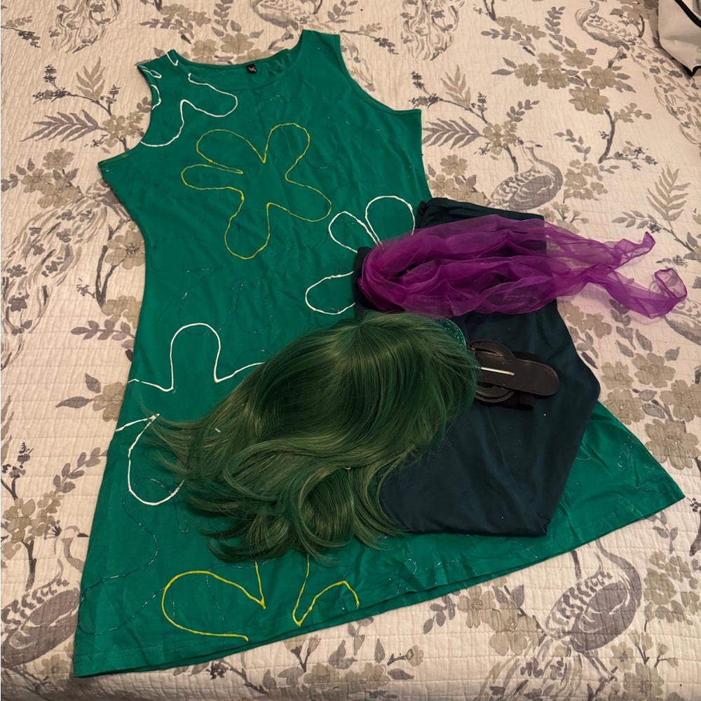 Inside Out Disgust Costume - Picture 9 of 10